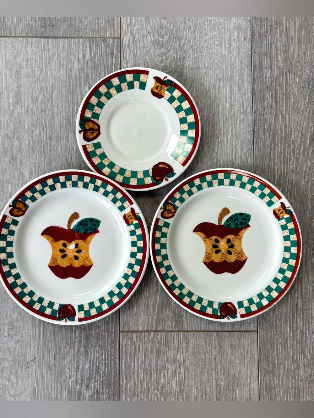 Vintage Tabletops Unlimited "A" IS FOR APPLE  Salad Plates & Saucer Retired 1999